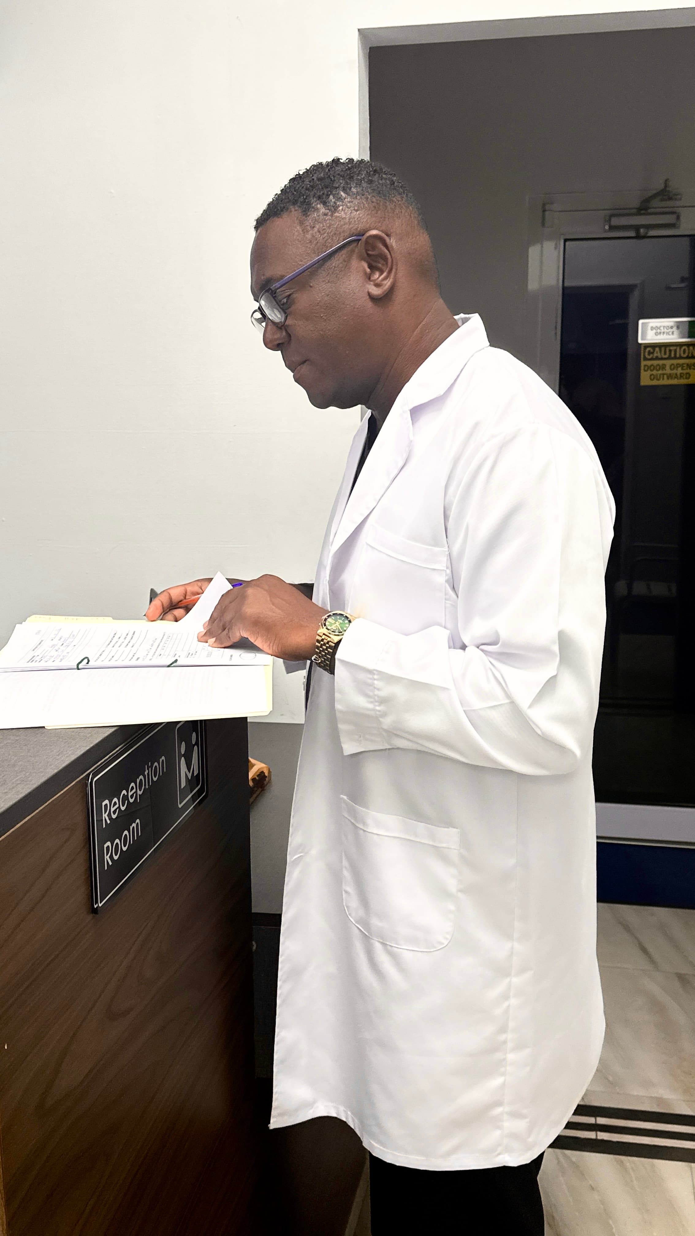 Complete eye examination and vision test